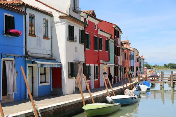 Πολύχρωμα Σπίτια Στο Νησί Burano Βενετία — Φωτογραφία Αρχείου