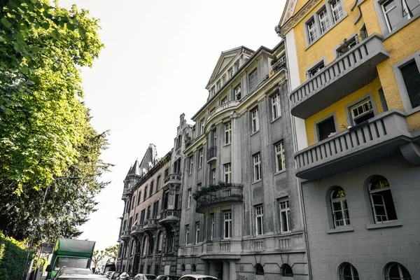 Almanya Nın Konstanz Kentinin Sokaklarında Parlak Berrak Bir Gökyüzü Altında — Stok fotoğraf