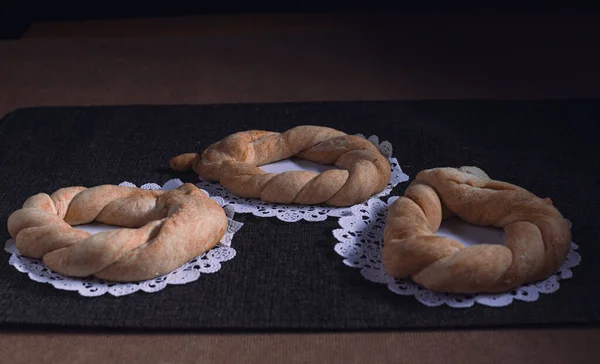 Three Pieces Freshly Baked Braided Bread Table — Stock Photo, Image