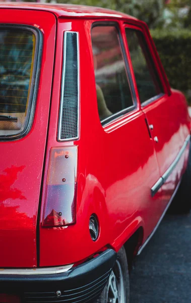 Vue Arrière Phare Une Vieille Voiture Rouge — Photo