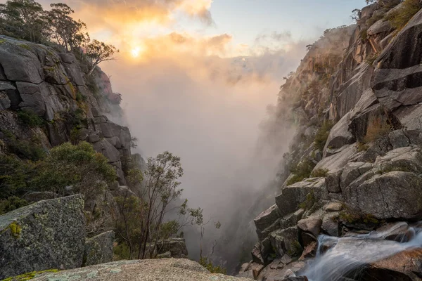 Кришталевий Струмок Падає Ущелину Гойдається Буйвол Вікторія Австралія — стокове фото