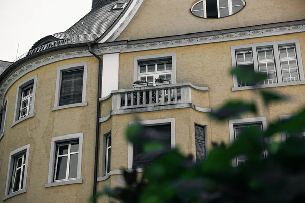 Konstanz Almanya Camdan Pencereleri Olan Eski Bir Tuğla Bina — Stok fotoğraf