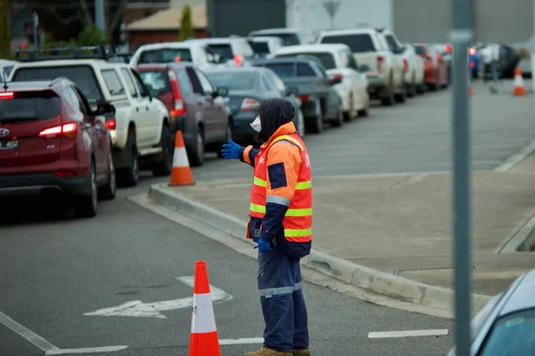 Melbourne Australia Jul 2021 자동차 운전자들은 빅토리아의 코로나 바이러스 사이트를 — 스톡 사진