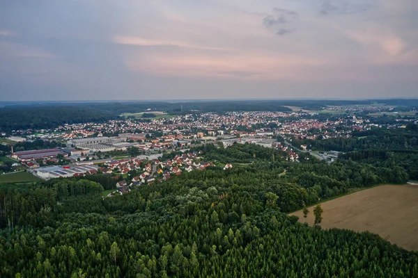 Den Grumliga Dystra Himlen Över Stadsbilden Kvällen — Stockfoto