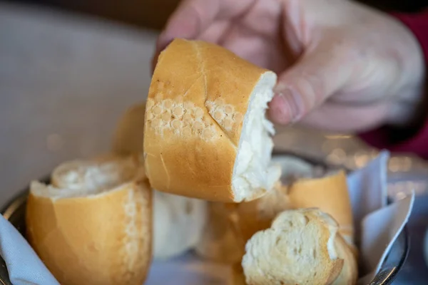 Gros Plan Morceau Baguettes Françaises Sur Assiette — Photo