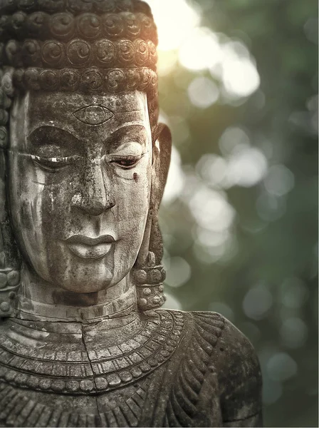 Close Vertical Uma Estátua Buddha Suja — Fotografia de Stock