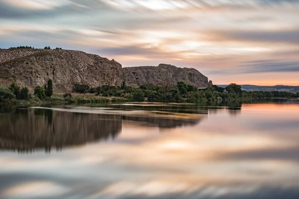 Een Schilderachtige Zonsondergang Bij Een Plas Baai — Stockfoto