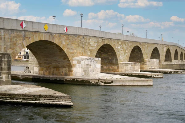 Ponte Pedra Regensburg Sobre Danúbio Alemanha — Fotografia de Stock