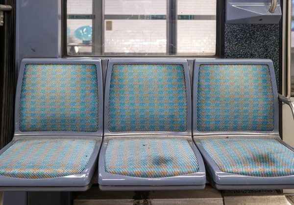 Assentos Vazios Carruagem Metrô Parisiense Paris França — Fotografia de Stock