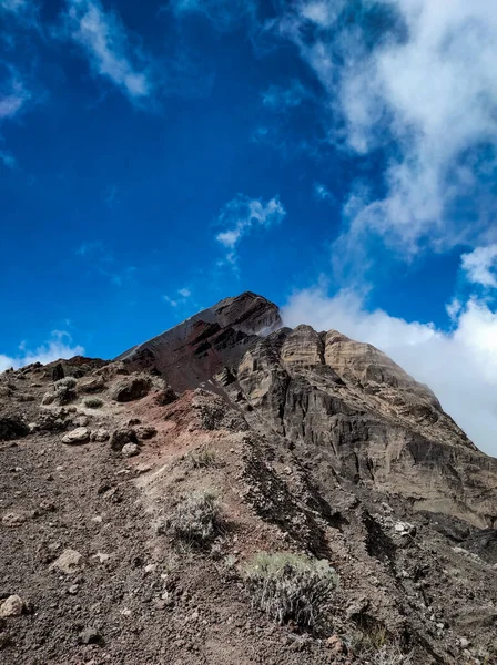 Pionowe Ujęcie Krajobrazu Górskim Rinjani Dachem Indonezji — Zdjęcie stockowe