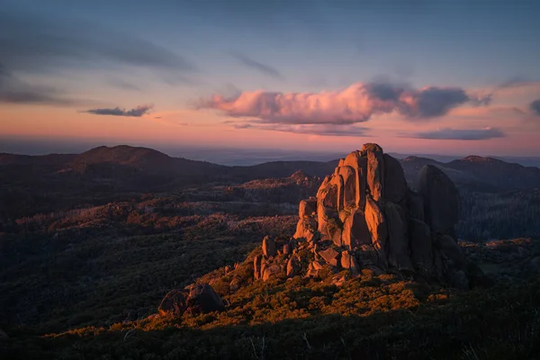 Una Impresionante Puesta Sol Cathedral Rock Mount Buffalo Victoria Australia —  Fotos de Stock