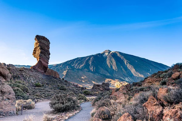 Malebný Pohled Horu Skály Modrou Oblohu Národním Parku Teide Paradores — Stock fotografie