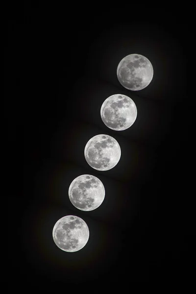 Beş Ayın Boyutlu Görüntüsü Onların Işınları Siyah Bir Arkaplanda Geliyor — Stok fotoğraf