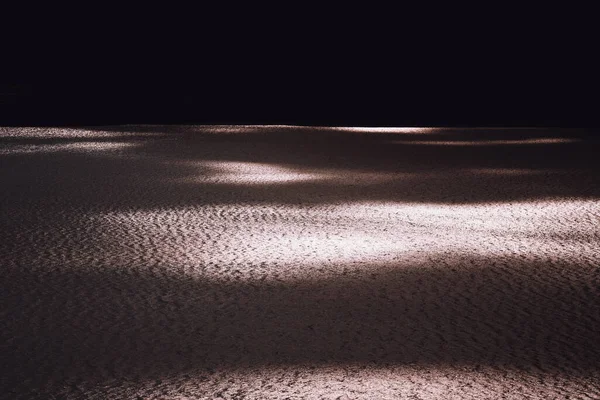 Ett Landskap Sand Solljus Och Moln Nyanser Perfekt För Tapeter — Stockfoto