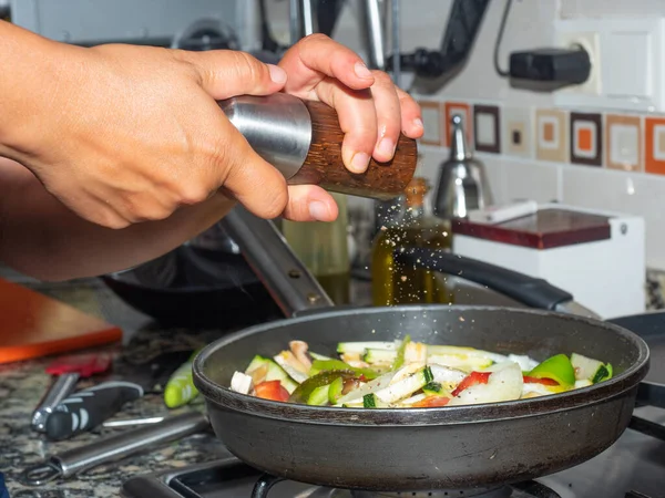 Fajita Soslu Sebzelerin Tavada Pişirildiği Yakın Plan Bir Fotoğraf — Stok fotoğraf