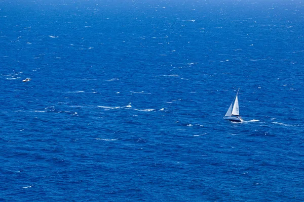 Ein Angenehmer Blick Auf Ein Blaues Meer Und Wellen Und — Stockfoto