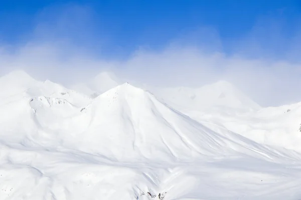 Krásný Výhled Zasněžené Horské Krajiny Gudauri Gruzie Slunečného Dne Zimě — Stock fotografie