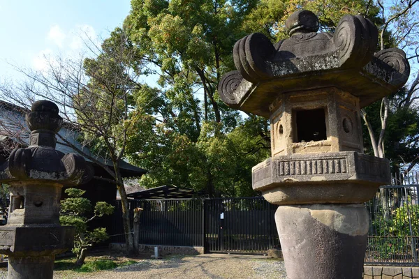 Foco Seletivo Velha Lanterna Pedra Budista Japonesa Parque Japão — Fotografia de Stock