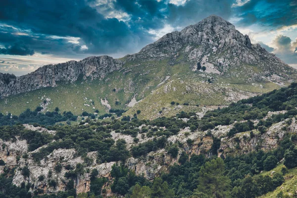 Високий Гірський Краєвид Серра Трамунтана Проти Хмарного Неба Мальорці Іспанія — стокове фото