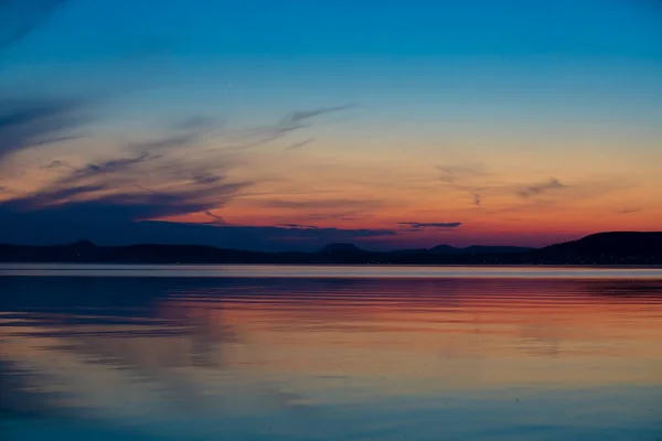 Una Vista Fascinante Del Crepúsculo Lago Balaton Hungría — Foto de Stock