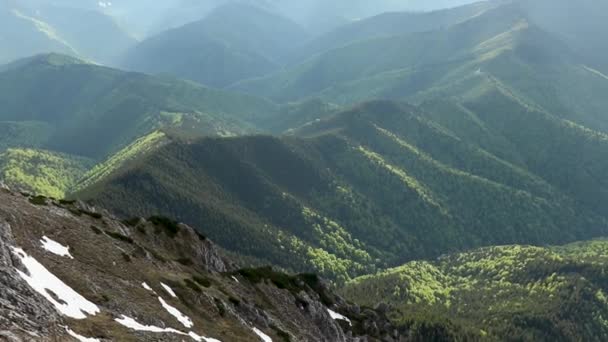 Hermoso Paisaje Con Montañas Nubes — Vídeo de stock