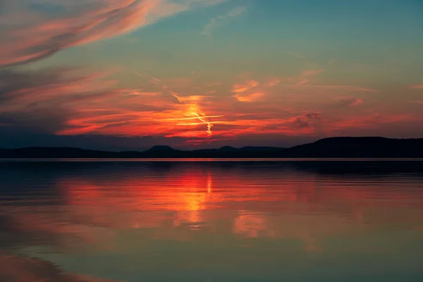 バラトン湖の夕日の風景 ハンガリー — ストック写真