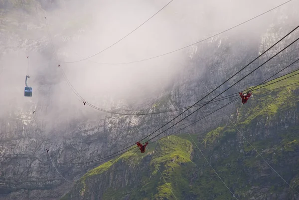 Vacker Utsikt Över Linbana Som Flyter Luften Santis Schwagalp Schweiz — Stockfoto
