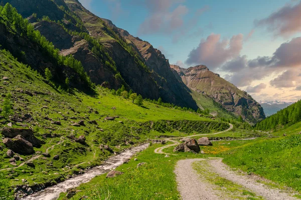 Beaux Paysages Montagne Val Troncea Sur Fond Nuageux Soleil Couchant — Photo