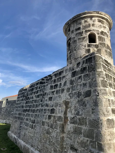 Een Verticaal Shot Van San Salvador Punta Castle Onder Een — Stockfoto