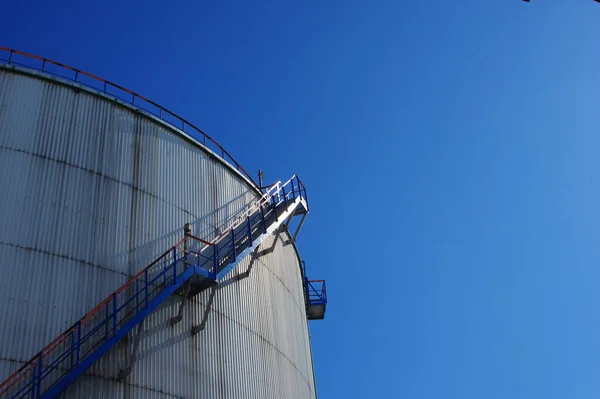 Metal Staircase Wall Oil Storage Tank — Stock Photo, Image