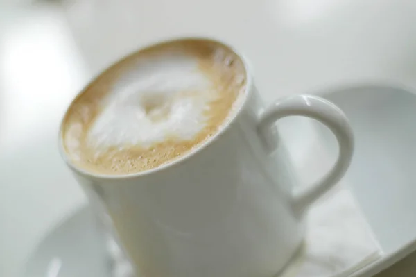Secangkir Cappuccino Putih — Stok Foto