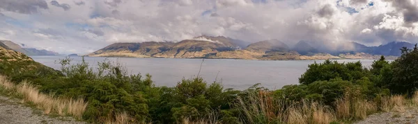 Scenic Lake Dunstan South Island New Zealand — стокове фото