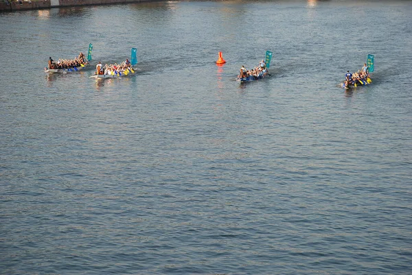 Вид Повітря Людей Гоночні Човни Річці — стокове фото