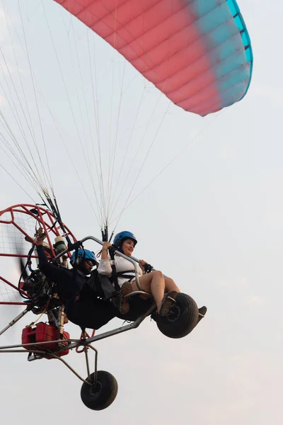 Goa India 2021 Motorové Paraglidingové Paramotoringové Aktivity Provozované Podél Pláže — Stock fotografie