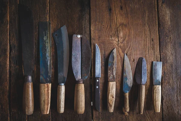 Top View Set Knives Wooden Handles Wooden Table — Stock Photo, Image