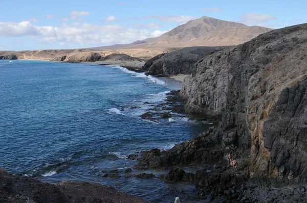 Die Wunderschöne Bergige Insel Lanzarote Mit Dem Strahlend Blauen Atlantik — Stockfoto