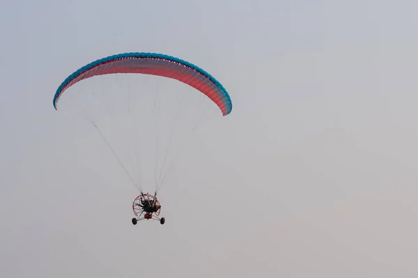 Goa India Apr 2021 Gemotoriseerde Paragliding Paramotoring Langs Het Strand — Stockfoto