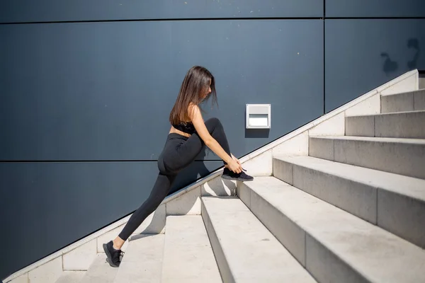 Une Vue Panoramique Une Fille Blanche Caucasienne Portant Des Vêtements — Photo