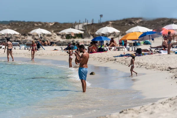 Formentera Španělsko Července 2021 Krásný Výhled Lidi Pláži Levante Moře — Stock fotografie