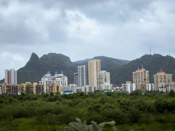 香港的美丽风景 背景为群山 灰蒙蒙的天空 — 图库照片