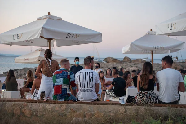 Formentera Spagna Luglio 2021 Gente Sulla Spiaggia Pujols Formentera Nelle — Foto Stock