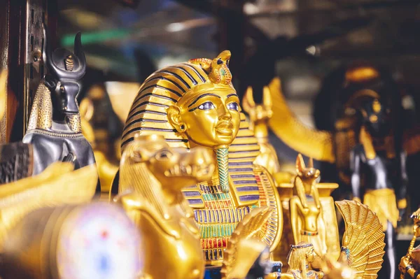 Παραδοσιακά Αιγυπτιακά Σουβενίρ Και Δώρα Στην Αγορά Του Δρόμου — Φωτογραφία Αρχείου