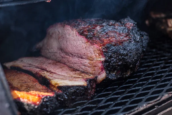 Uma Carne Fresca Ser Grelhada Num Churrasco — Fotografia de Stock