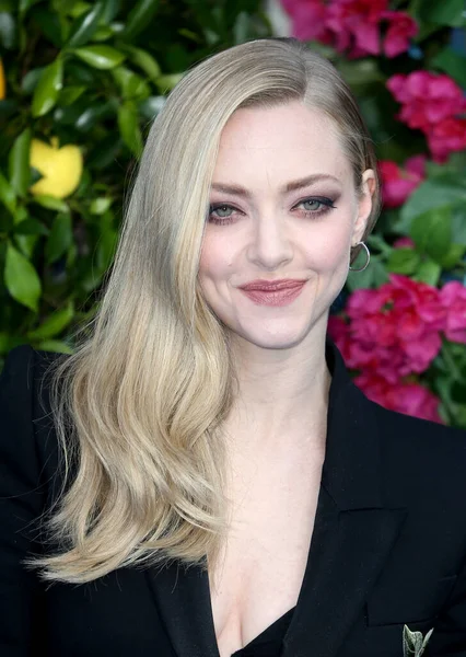 Londres Reino Unido Julio 2018 Amanda Seyfried Asiste Estreno Reino — Foto de Stock