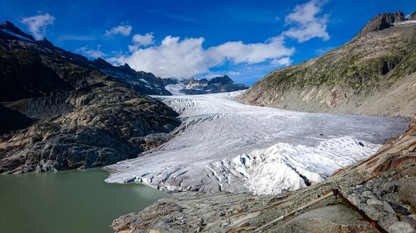 Ein Strahlender Sommermorgen Schönen Rhonegletscher Der Schweiz Mit Bewölktem Himmel — Stockfoto