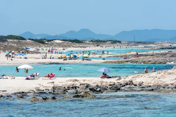 2021年7月22日 夏日西班牙福尔门特拉Levante海滩上的美景 — 图库照片