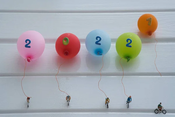 Radfahrer Mit Farbigen Ballons Eine Zahl Drauf Steht Die Gesamtzahl — Stock Photo, Image
