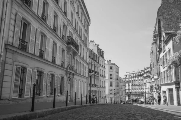 Typická Ulice Starém Centru Čtvrti Montmartre Tradiční Architektura Pohled Krásnou — Stock fotografie