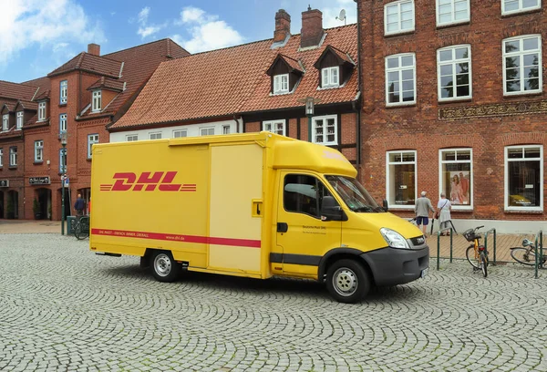 Rendsburg Németország 2021 Július Német Posta Dhl Nevű Sárga Autója — Stock Fotó