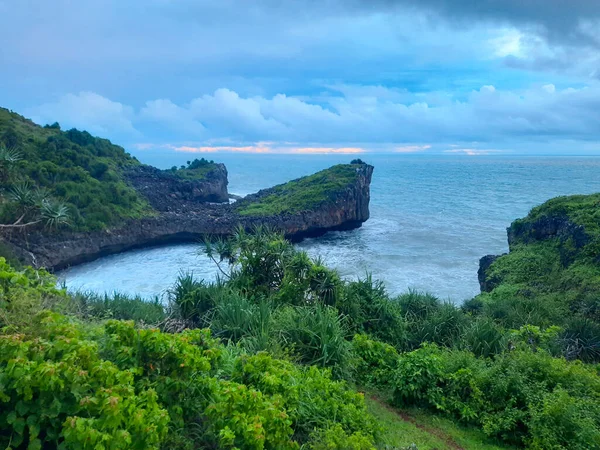 Vista Ángulo Alto Desde Una Playa Laguna Rocosa Con Acantilado — Foto de Stock